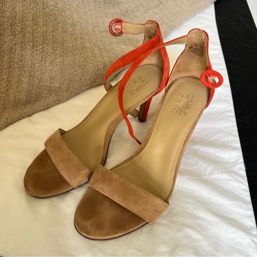 Naturalizer heels tan and orange size 9